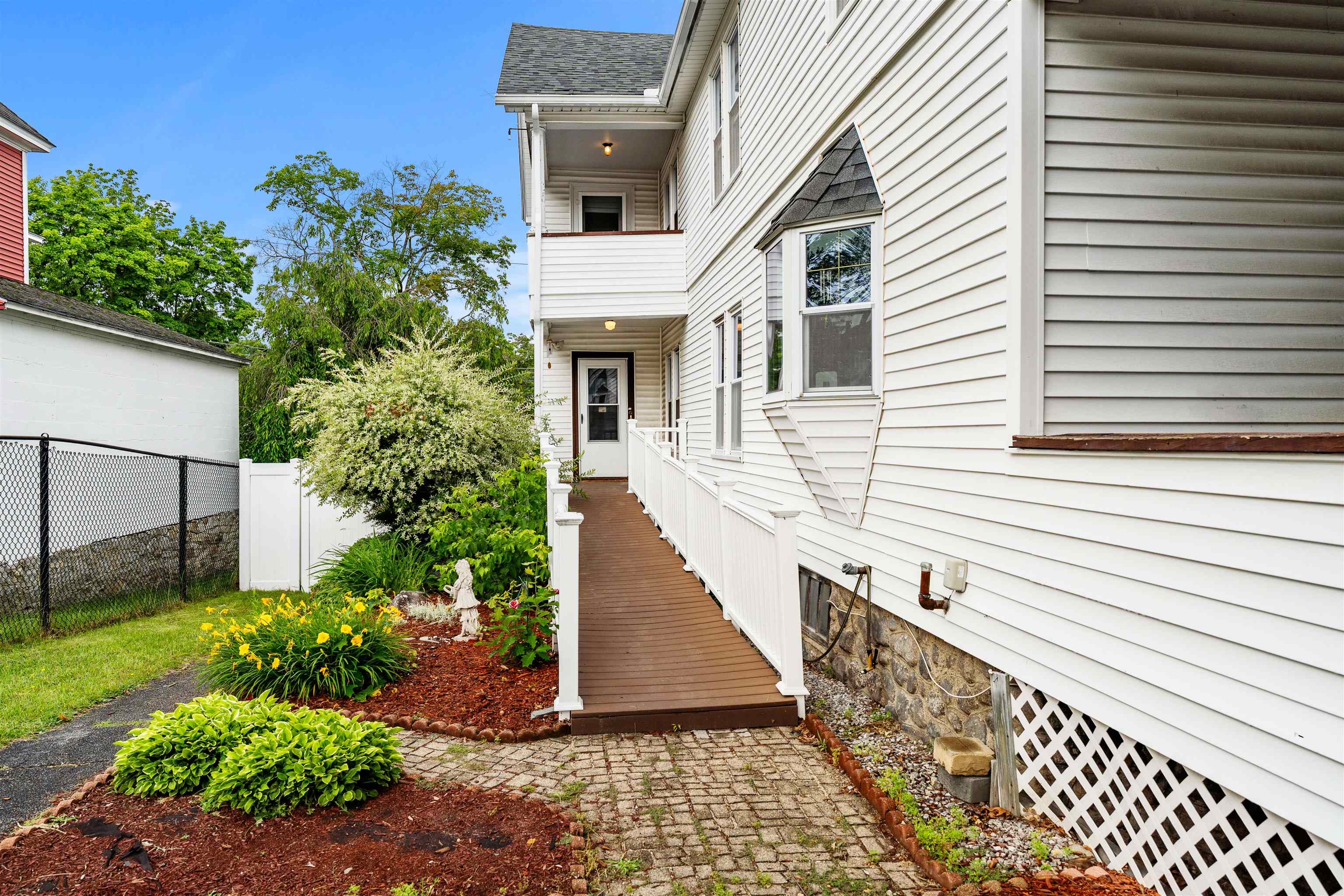 852 Beech Street Manchester, NH 03104 - Photo 8 of 53