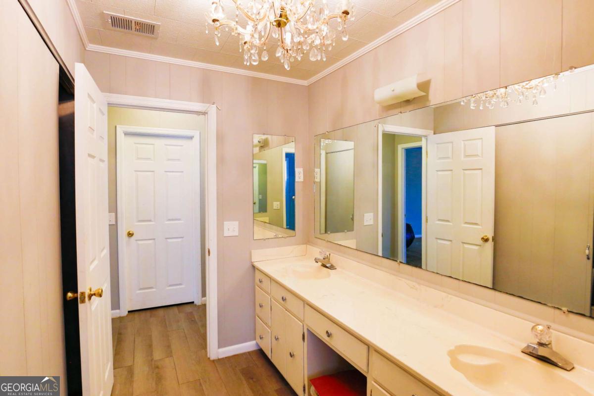 708 Miles Road Baxley, GA 31513 - Photo 8 of 40