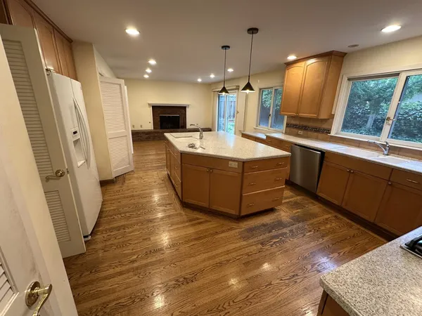$3,998,000 | 707 Charleston Court, Palo Alto, CA 94303