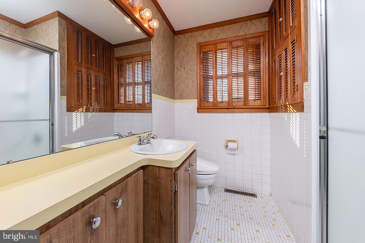 319 Ogden Road Wenonah, NJ 08090 - Photo 11 of 12 Bathroom