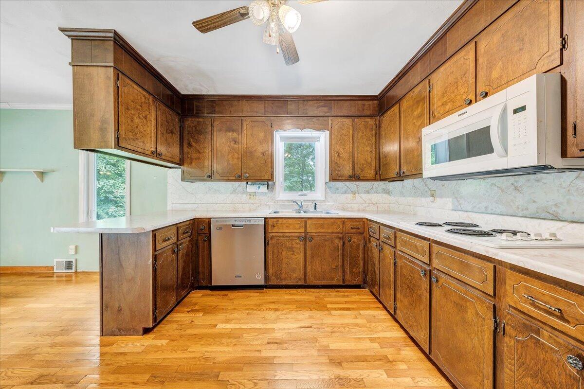 1075 Lovely Valley Road Wirtz, VA 24184 - Photo 13 of 58 12-MIB02806