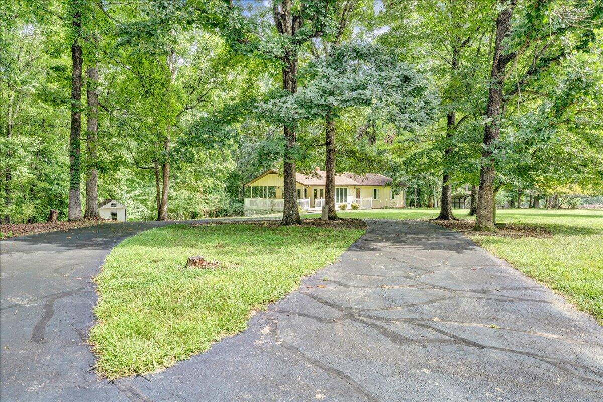 1075 Lovely Valley Road Wirtz, VA 24184 - Photo 34 of 58 33-MIB02713