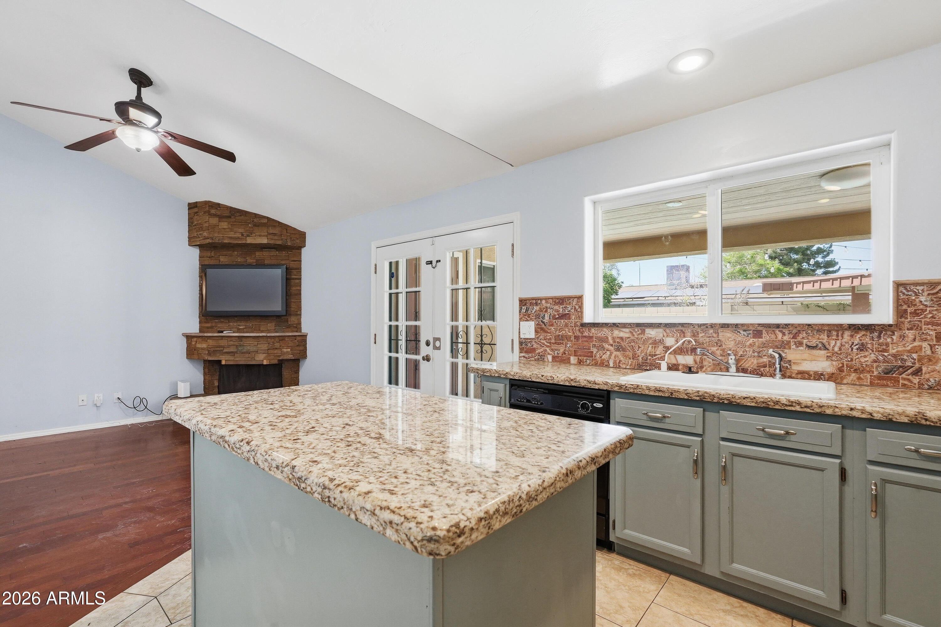 5654 West Mountain View Road Glendale, AZ 85302 - Photo 13 of 34 5654 (13)