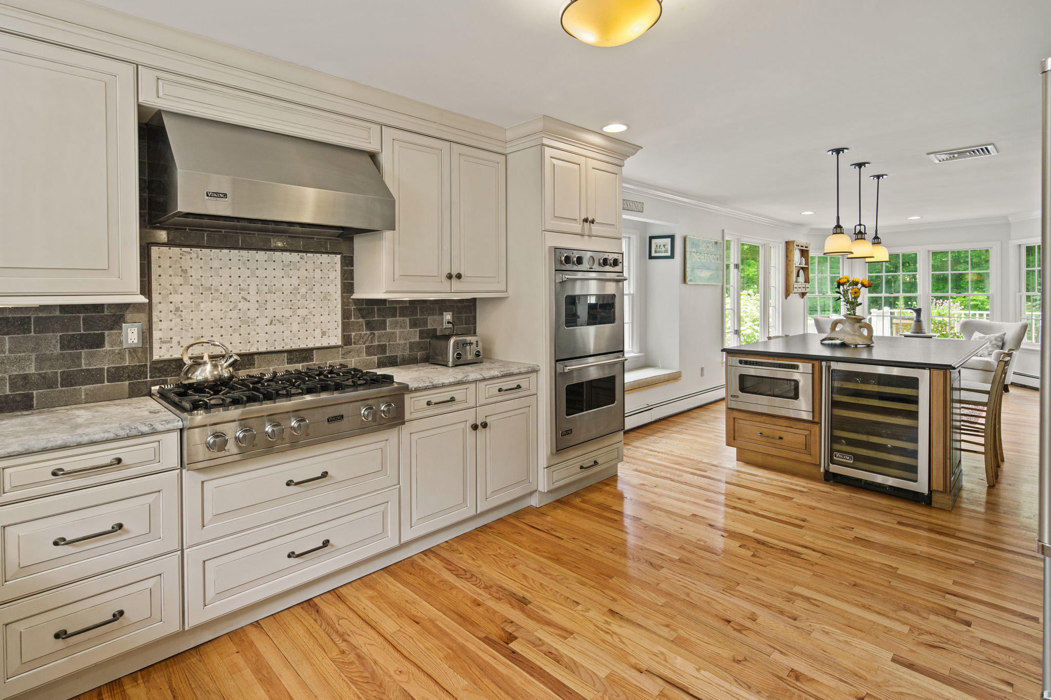 266 Linden Tree Road Wilton, CT 06897 - Photo 8 of 43 60-web-or-mls-DSC09639
