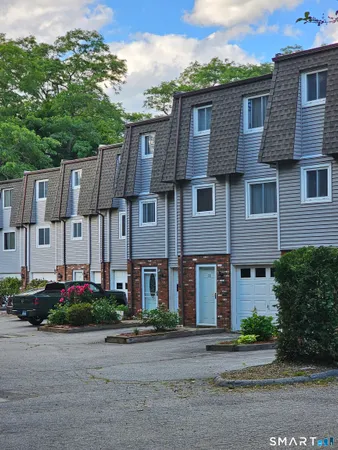 $229,000 | 358 Hamilton Avenue, Unit 14, Norwich, CT 06360
