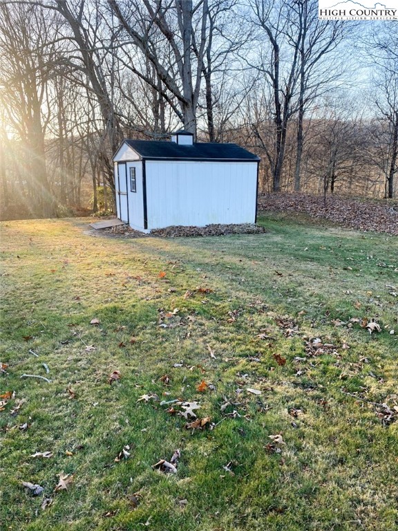 7874 Flat Ridge Road Troutdale, VA 24378 - Photo 24 of 37 a view of a backyard
