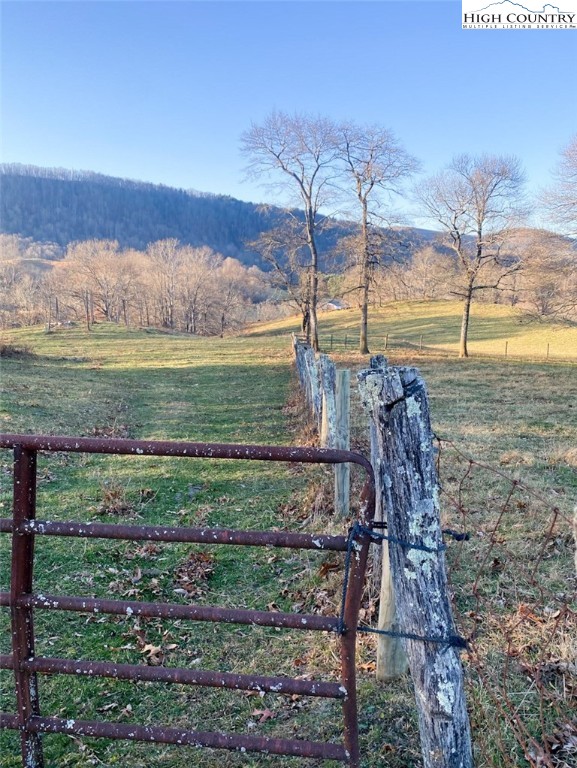 7874 Flat Ridge Road Troutdale, VA 24378 - Photo 5 of 37 a view of a backyard of the ocean