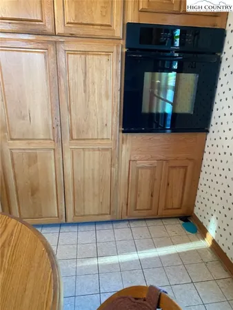 a view of a utility room with washer and dryer