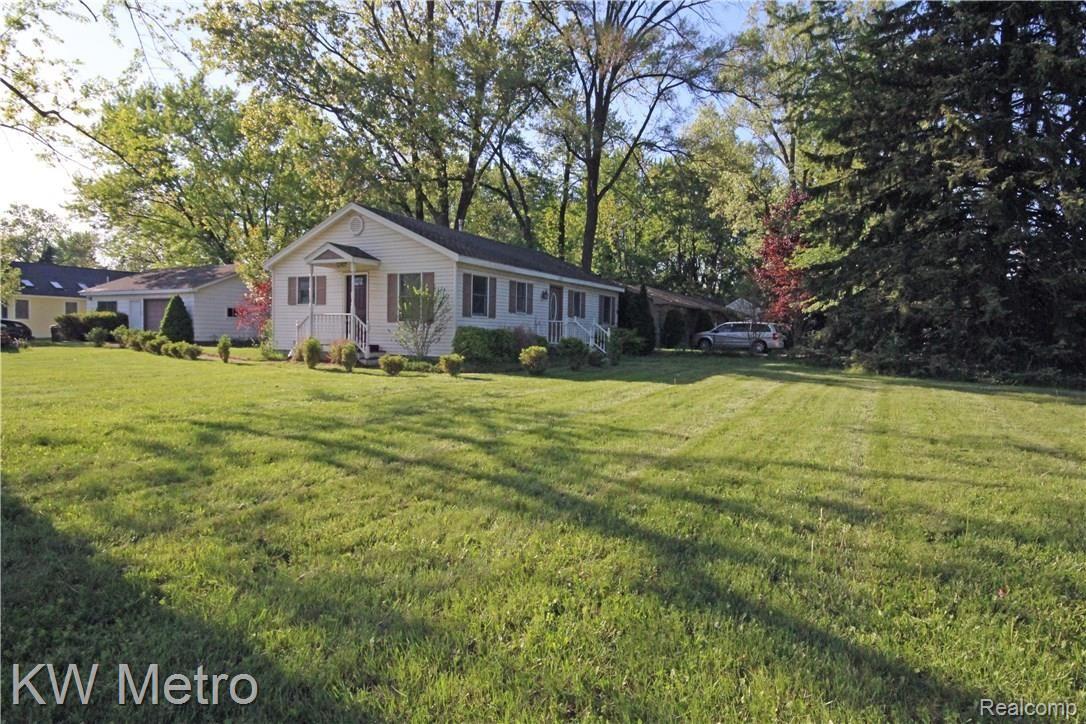 3790 John R Road Rochester, MI 48307 - Photo 2 of 12 John R side.jpg