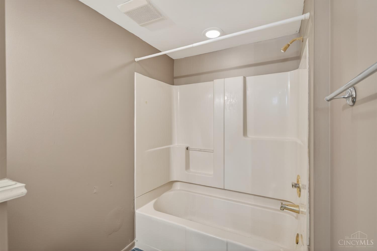 3360 Alexis Road Cincinnati, OH 45239 - Photo 30 of 53 Gallery Image 30