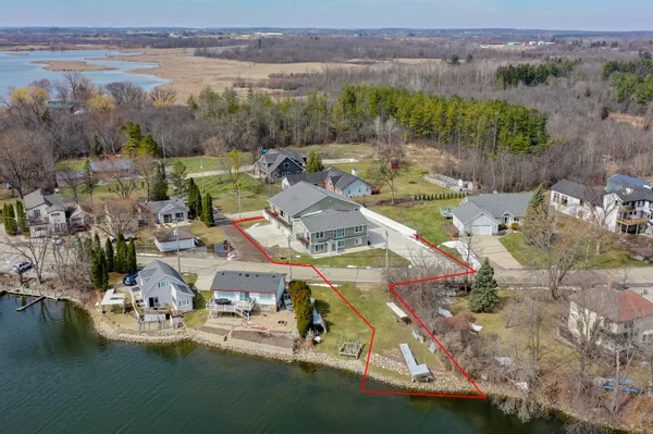 $1,599,900 | 7134 North Tichigan Road, Waterford, WI 53185