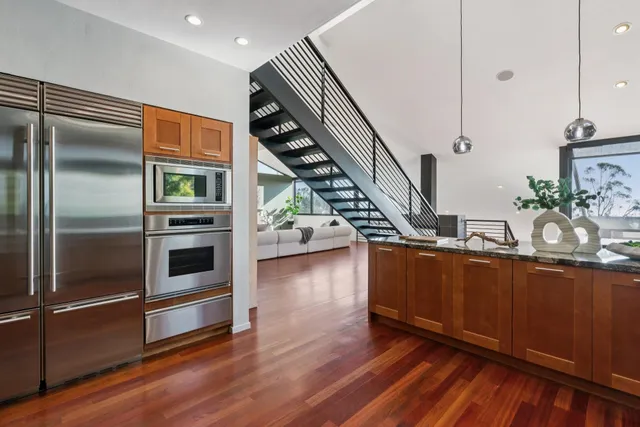 $1,798,000 | 6353 Skyline Boulevard, Oakland, CA 94611