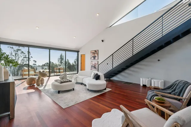 $1,798,000 | 6353 Skyline Boulevard, Oakland, CA 94611