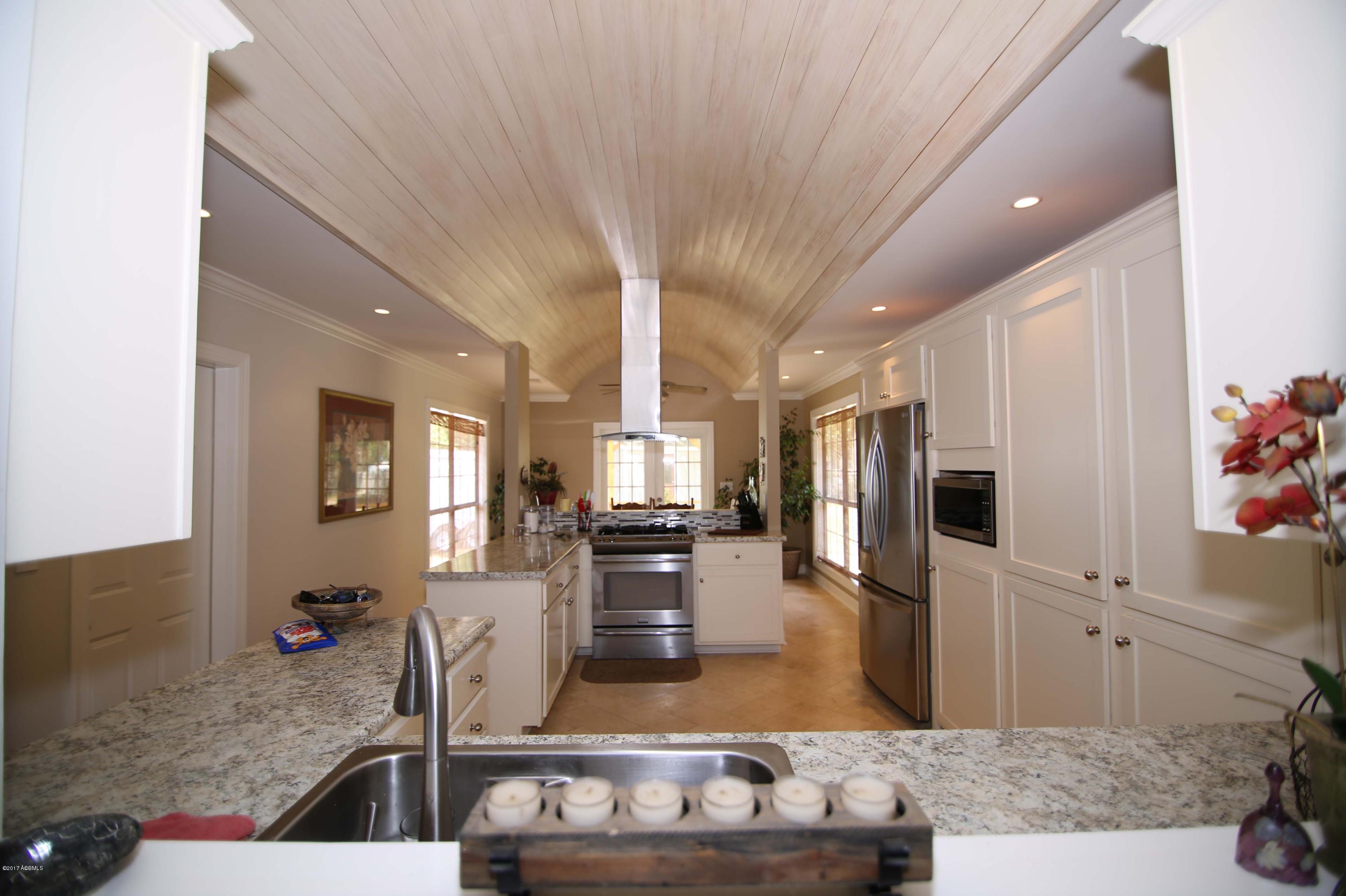 38 Middle Road Beaufort, SC 29907 - Photo 16 of 25 IB1A5360
