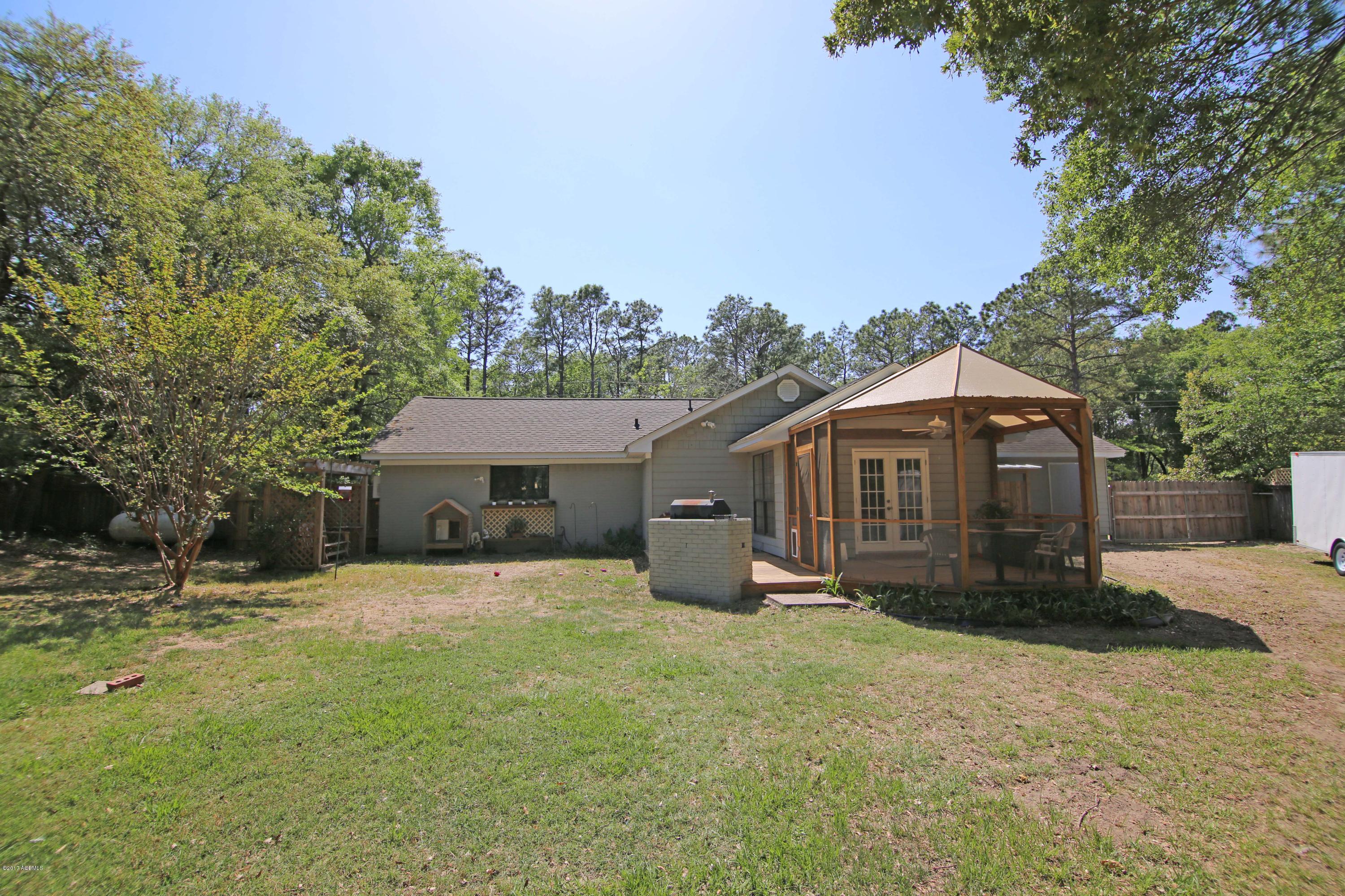 38 Middle Road Beaufort, SC 29907 - Photo 24 of 25 IB1A5414
