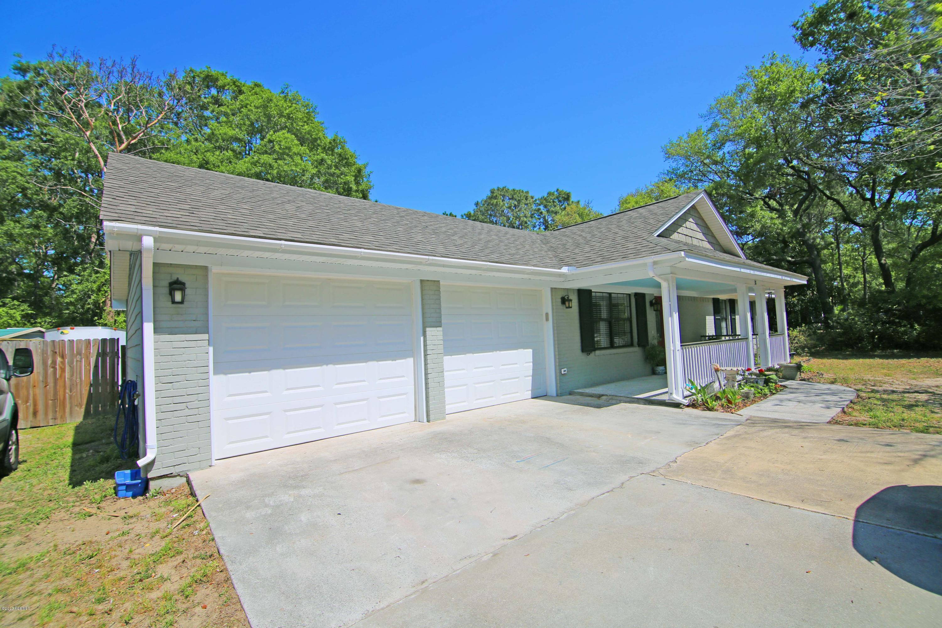 38 Middle Road Beaufort, SC 29907 - Photo 3 of 25 IB1A5380