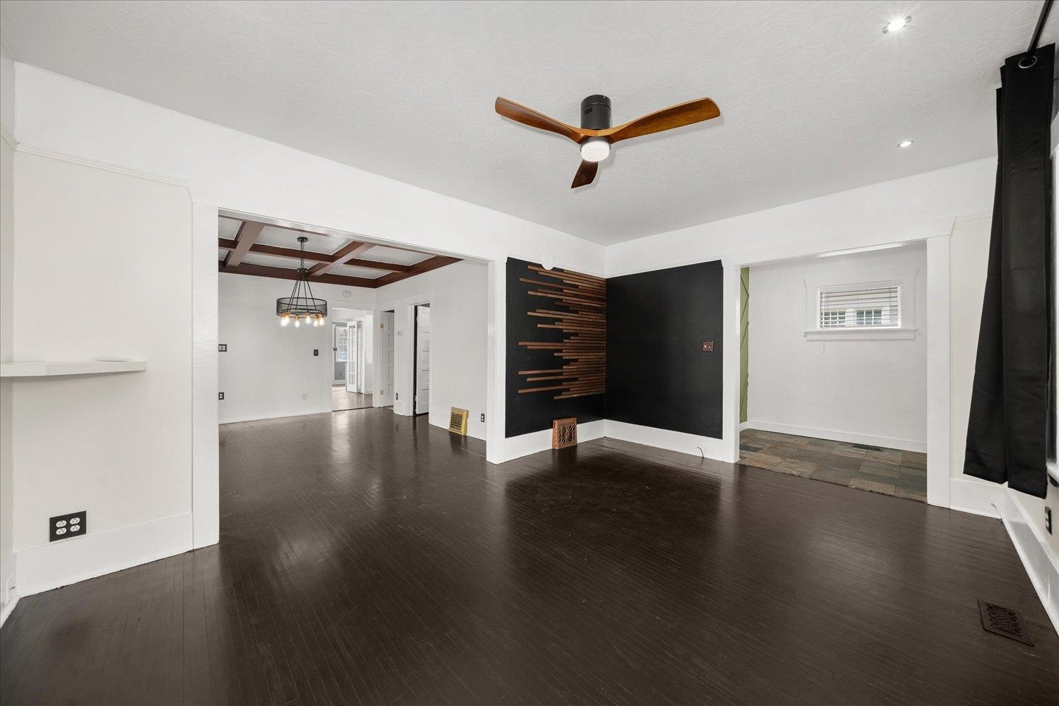 908 East 9th Avenue Spokane, WA 99202 - Photo 2 of 32