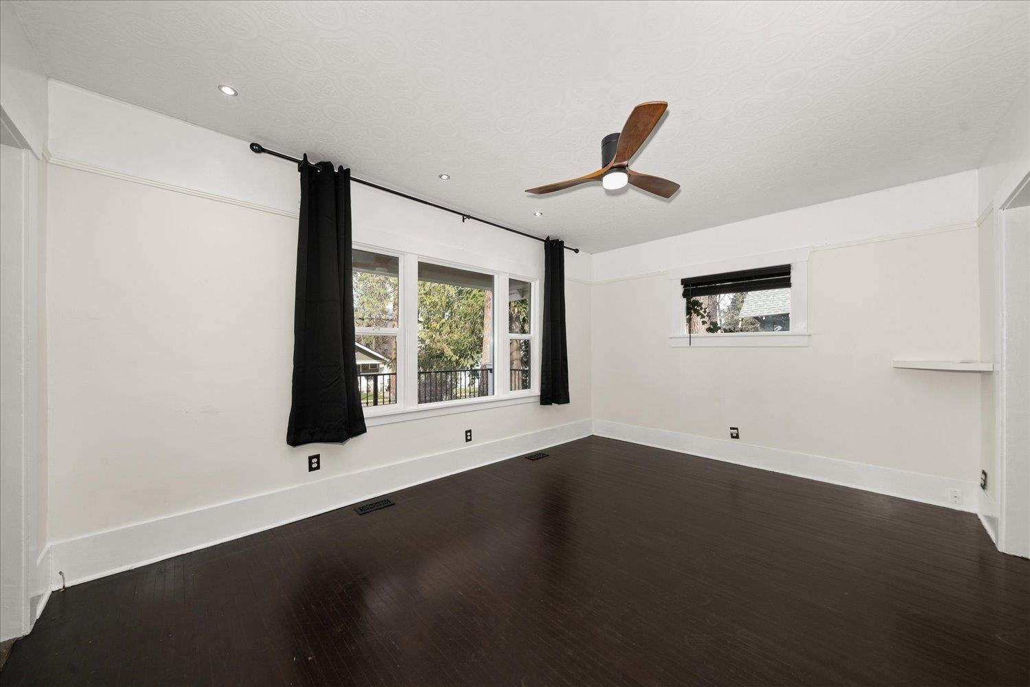 908 East 9th Avenue Spokane, WA 99202 - Photo 4 of 32