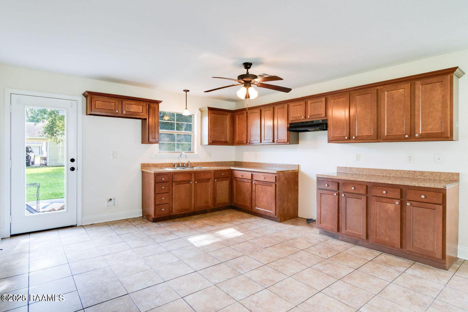 179 Bloomfield Loop Sunset, LA 70584 - Photo 5 of 15 20240919195240312738000000-o