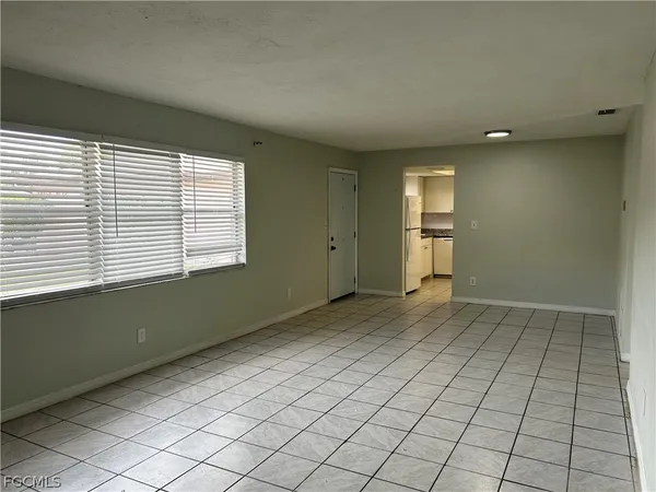$1,400 | 4912 York Street, Unit 3, Cape Coral, FL 33904