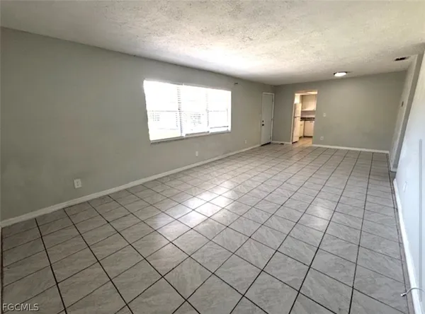 $1,400 | 4912 York Street, Unit 3, Cape Coral, FL 33904