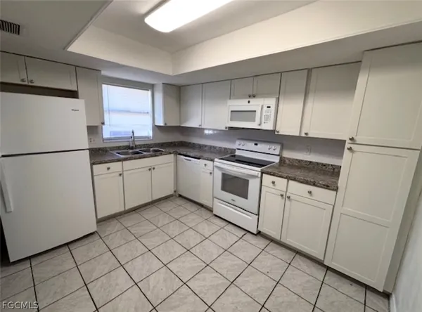 $1,400 | 4912 York Street, Unit 3, Cape Coral, FL 33904