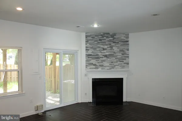 $4,000 | 2927 Mainstone Drive, Fairfax, VA 22031