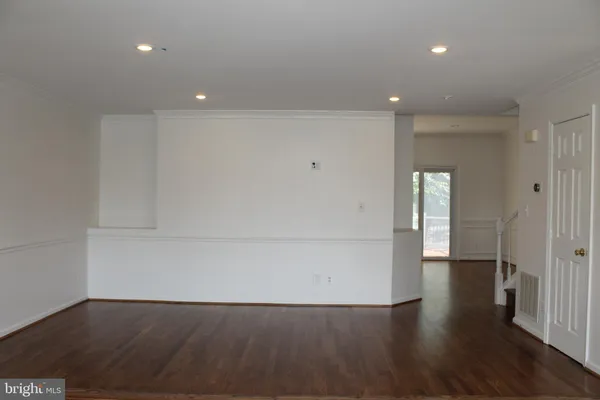 $4,000 | 2927 Mainstone Drive, Fairfax, VA 22031