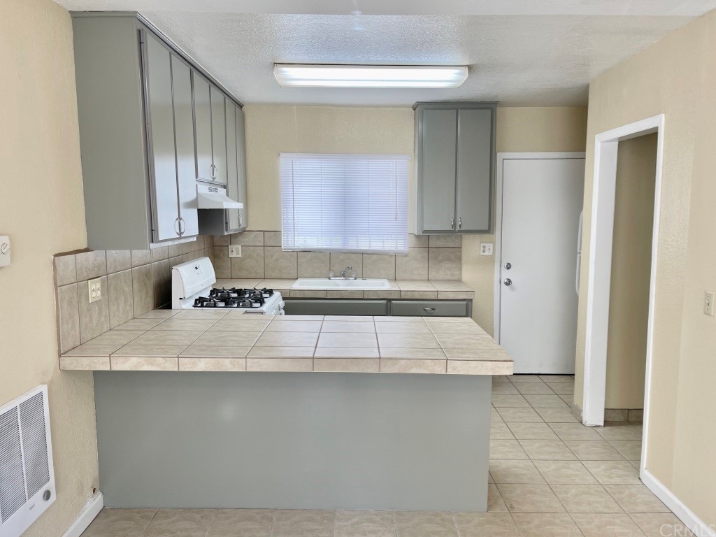 233 Olive Avenue Long Beach, CA 90802 - Photo 4 of 11