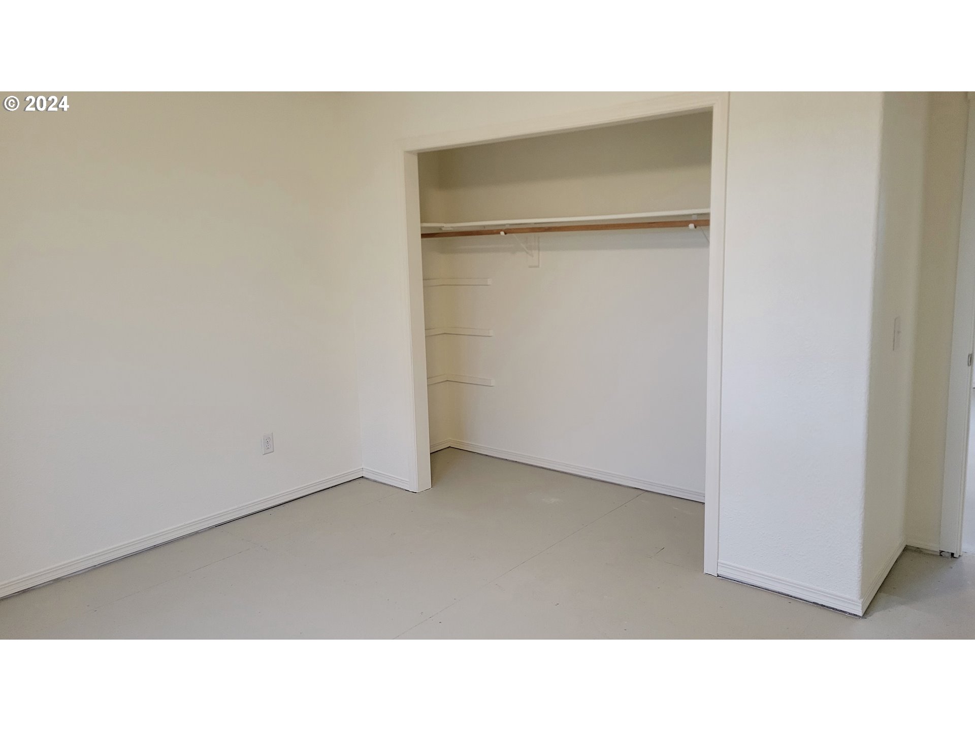 4701 Concomly Road Northeast Gervais, OR 97026 - Photo 25 of 33 a open hall with a bench