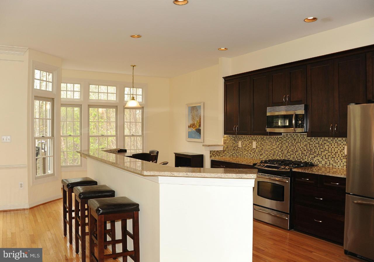 6339 Simmer Circle Springfield, VA 22150 - Photo 6 of 30 Kitchen