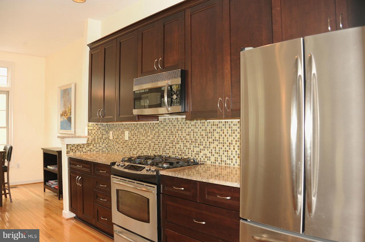 6339 Simmer Circle Springfield, VA 22150 - Photo 7 of 30 Kitchen