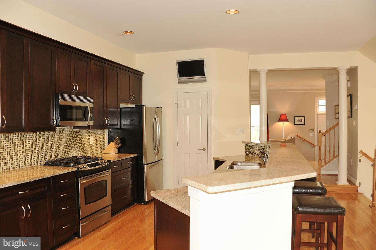 6339 Simmer Circle Springfield, VA 22150 - Photo 10 of 30 Kitchen