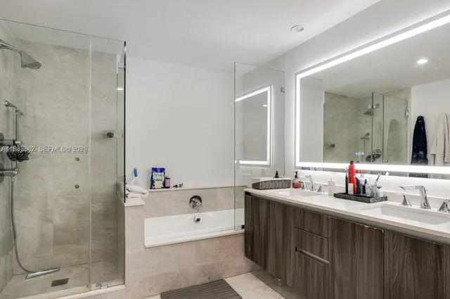 $5,750 | 488 Northeast 18th Street, Unit 2800, Miami, FL 33132