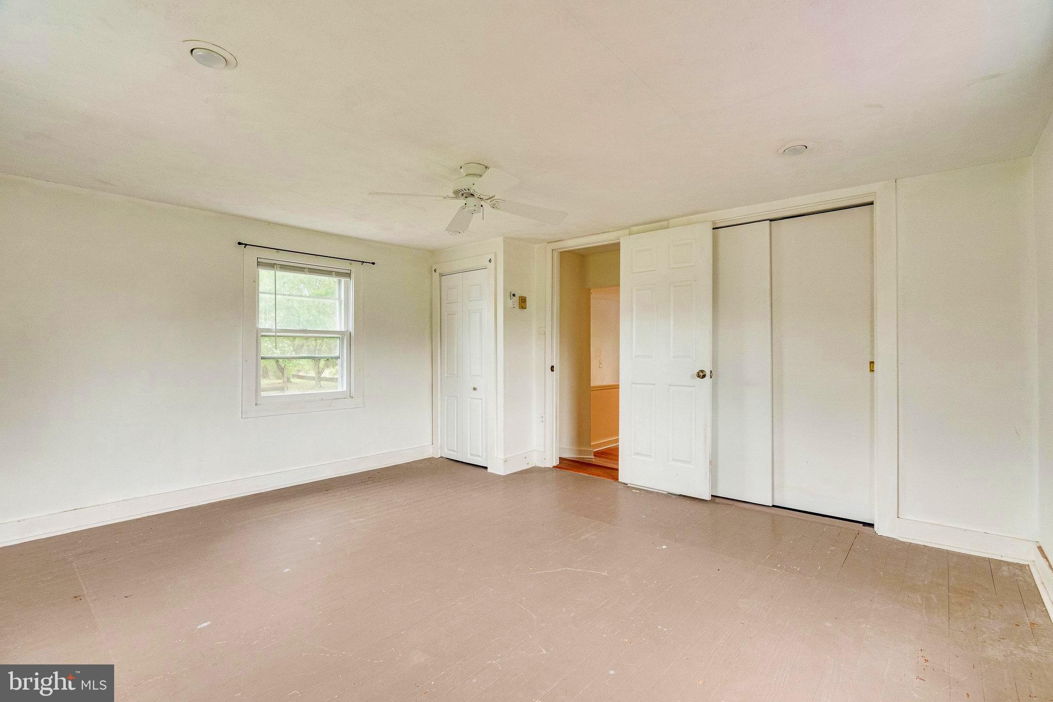 40991 Red Hill Road Leesburg, VA 20175 - Photo 14 of 41 MASTER BED ROOM MAIN HOUSE