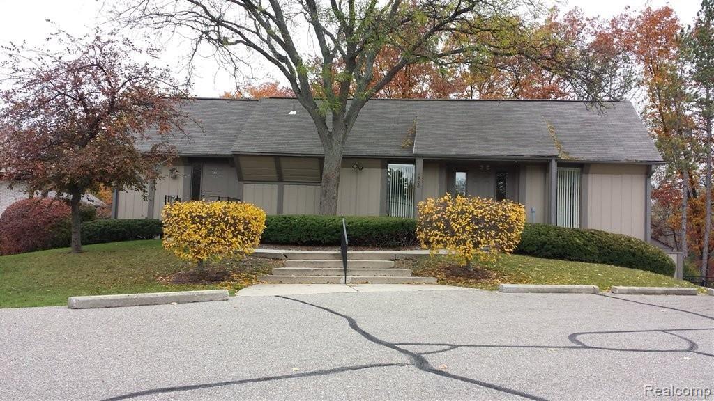 1965 Pondview Court Rochester, MI 48309 - Photo 9 of 12 club house.jpg