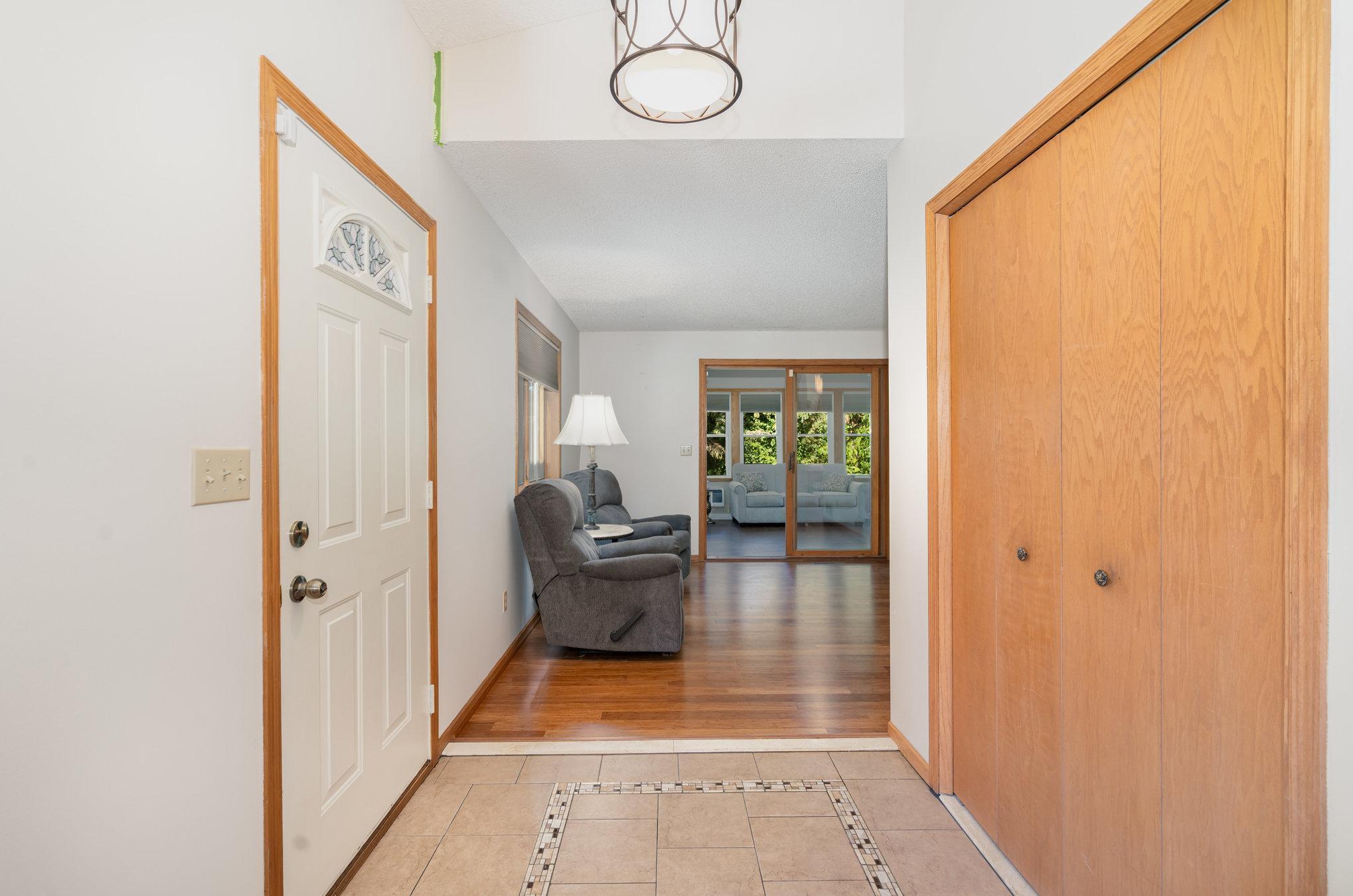 2523 Sumac Ridge White Bear Lake, MN 55110 - Photo 5 of 19