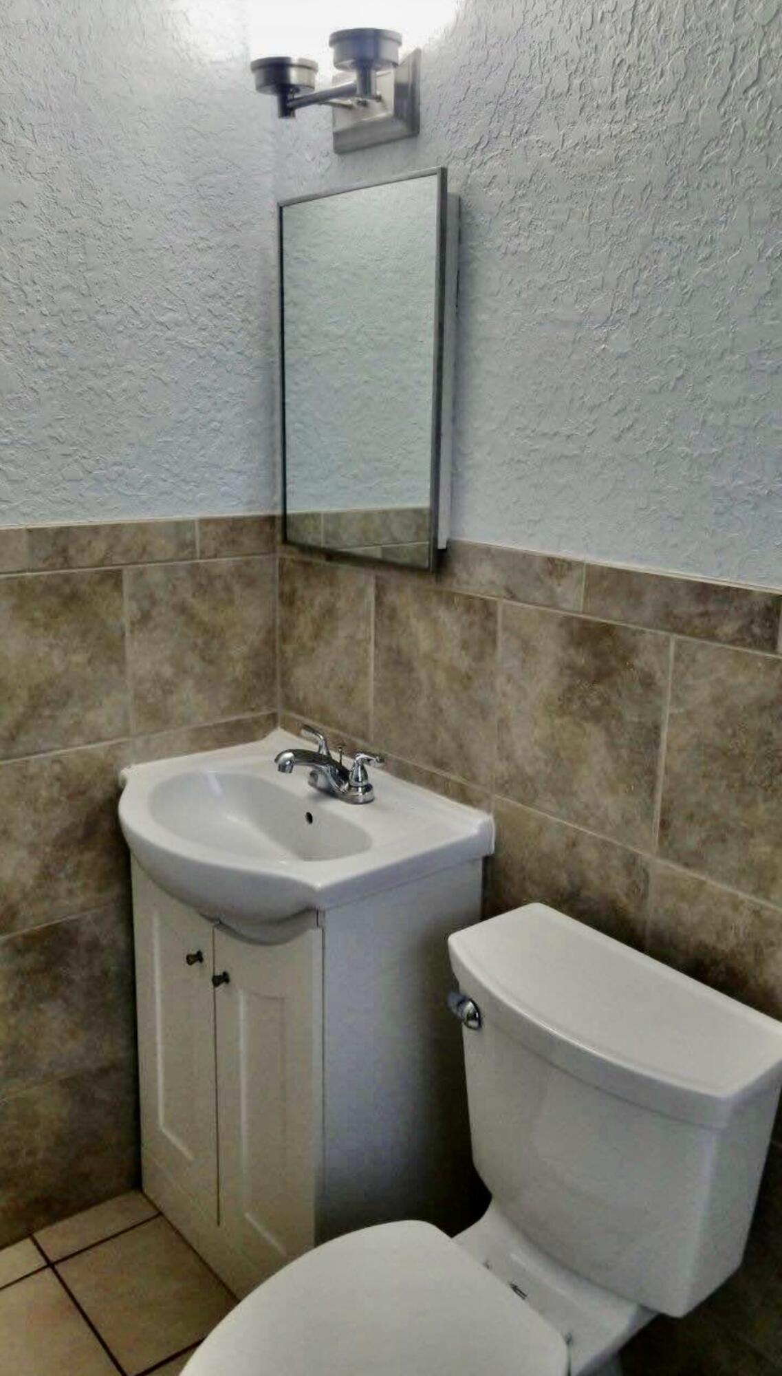 112 Prospect Road Lantana, FL 33462 - Photo 9 of 17 9DE798C2-A59D-46F3-81A1-84913CF7265F