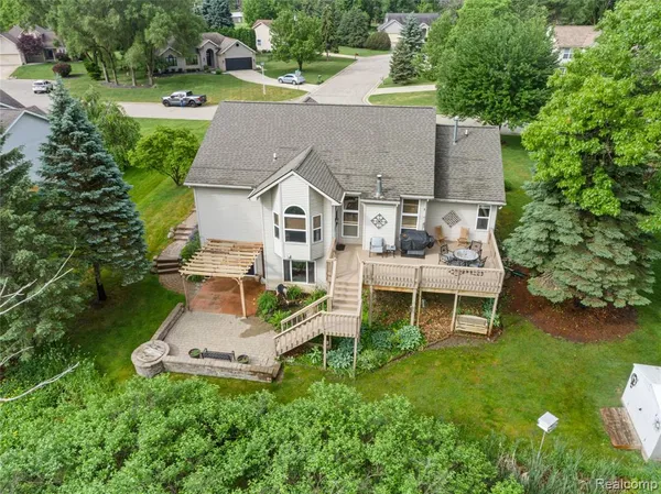 $440,000 | 2460 Fenton Creek Lane, Fenton, MI 48430