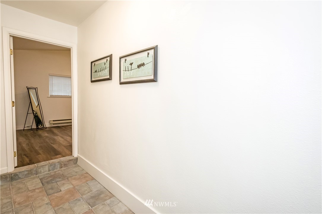 3829 Locker Road Southeast Port Orchard, WA 98366 - Photo 12 of 39 Gallery Image 12