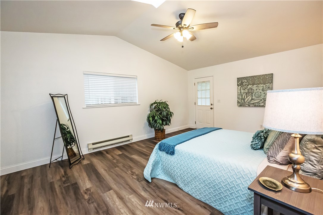 3829 Locker Road Southeast Port Orchard, WA 98366 - Photo 13 of 39 Gallery Image 13