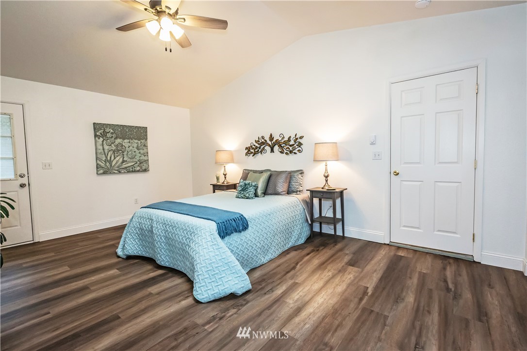 3829 Locker Road Southeast Port Orchard, WA 98366 - Photo 14 of 39 Gallery Image 14