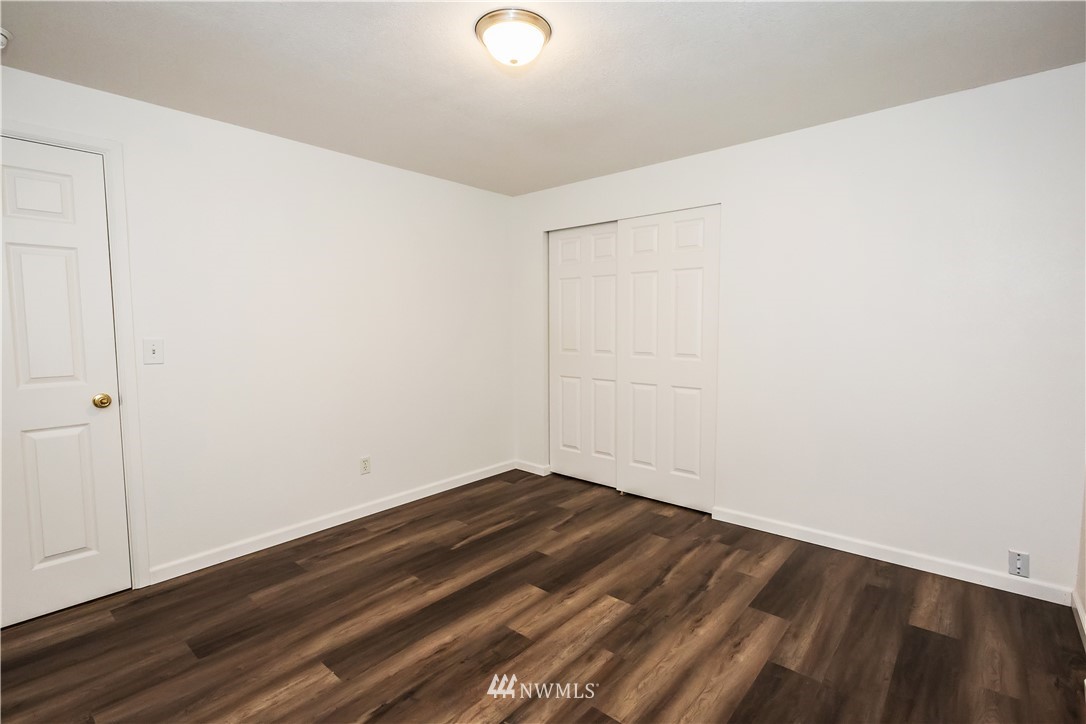 3829 Locker Road Southeast Port Orchard, WA 98366 - Photo 18 of 39 Gallery Image 18