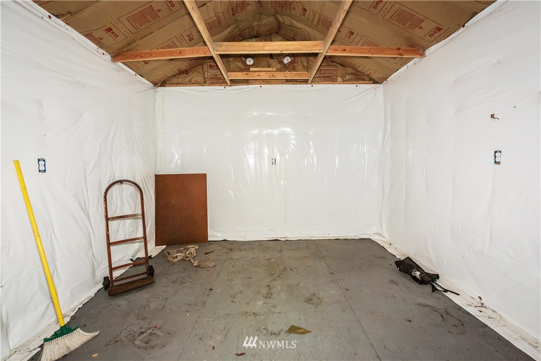 3829 Locker Road Southeast Port Orchard, WA 98366 - Photo 36 of 39 Gallery Image 36