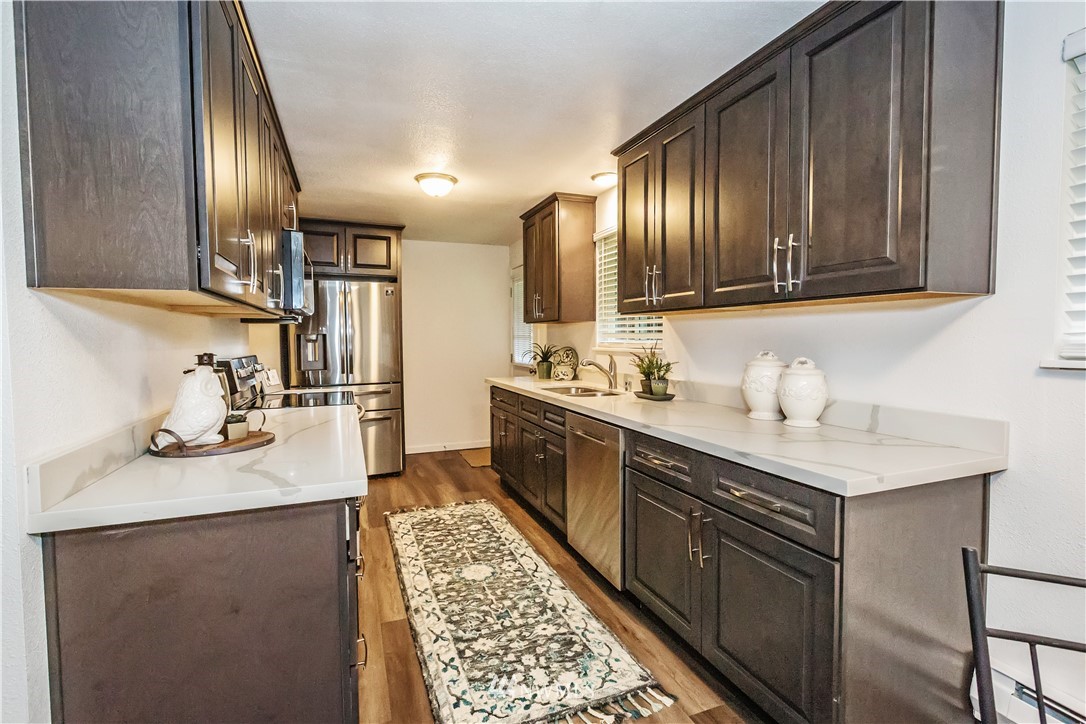 3829 Locker Road Southeast Port Orchard, WA 98366 - Photo 6 of 39 Gallery Image 6