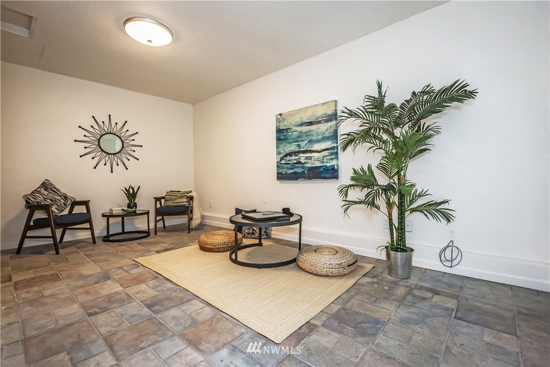 3829 Locker Road Southeast Port Orchard, WA 98366 - Photo 10 of 39 Gallery Image 10
