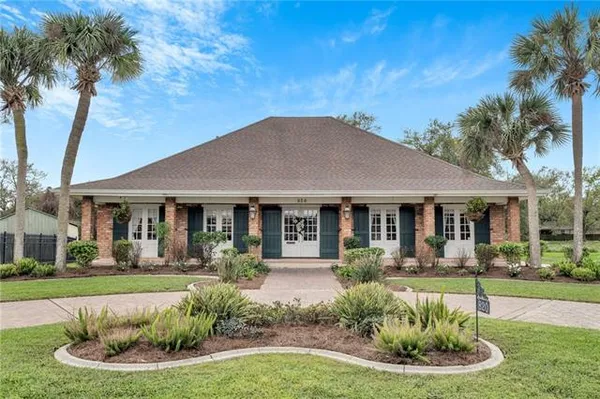 $599,000 | 820 Fairfield Avenue, Gretna, LA 70056