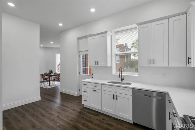 $399,000 | 6827 Minnesota Avenue, St. Louis, MO 63111