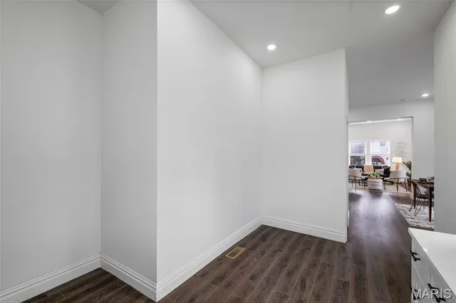 $399,000 | 6827 Minnesota Avenue, St. Louis, MO 63111