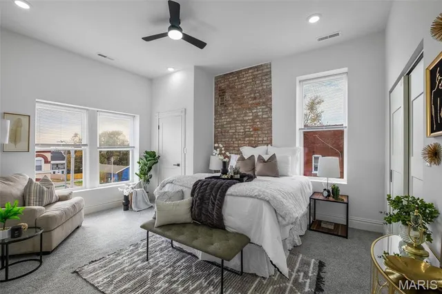 $399,000 | 6827 Minnesota Avenue, St. Louis, MO 63111